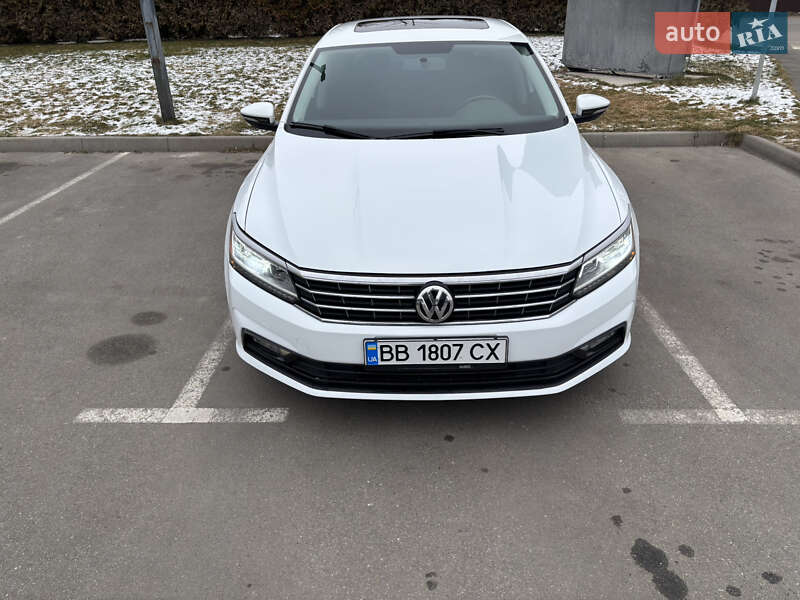 Седан Volkswagen Passat 2017 в Киеве
