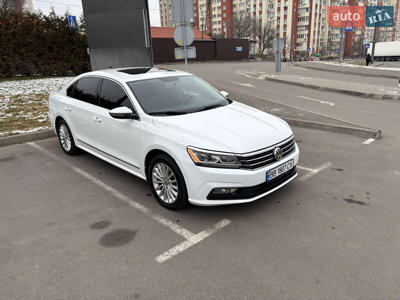 Седан Volkswagen Passat 2017 в Киеве