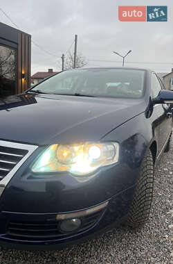 Седан Volkswagen Passat 2005 в Яворові