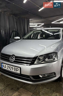 Седан Volkswagen Passat 2013 в Харькове