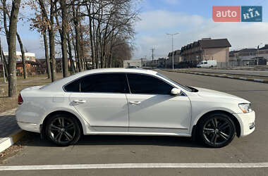 Седан Volkswagen Passat 2014 в Киеве