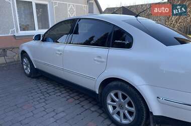 Седан Volkswagen Passat 2004 в 