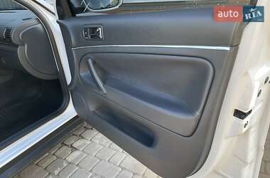 Седан Volkswagen Passat 2004 в 