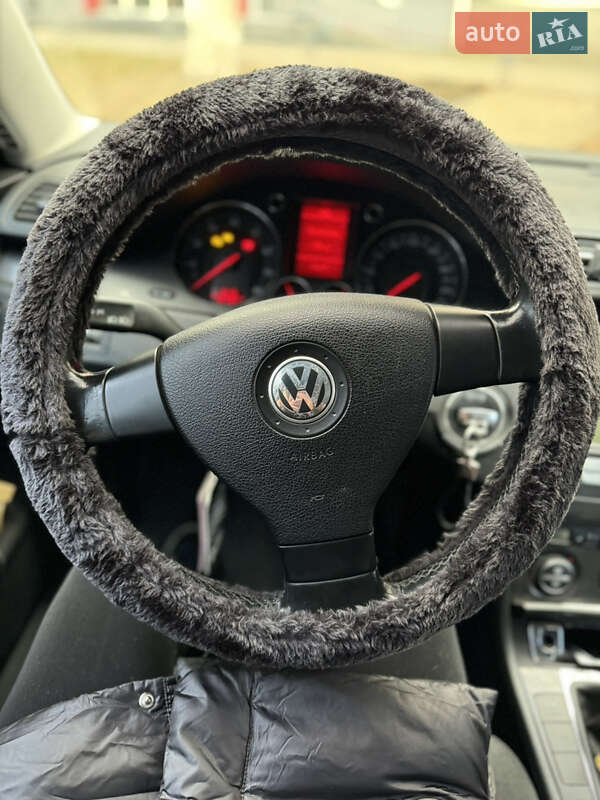 Універсал Volkswagen Passat 2006 в Ромнах