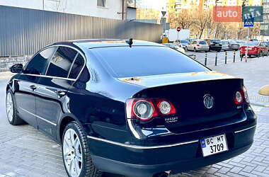 Седан Volkswagen Passat 2010 в Львові