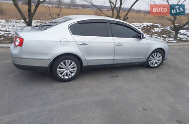 Седан Volkswagen Passat 2005 в Кременчуці