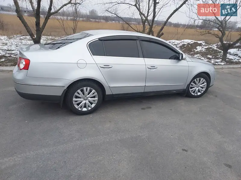 Седан Volkswagen Passat 2005 в 