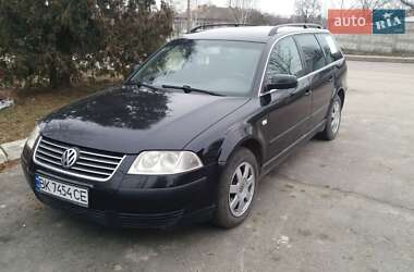 Универсал Volkswagen Passat 2002 в Остроге