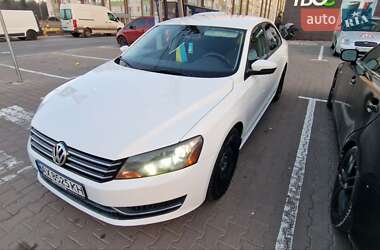 Седан Volkswagen Passat 2013 в Києві