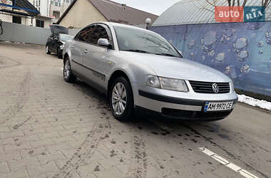 Седан Volkswagen Passat 1998 в Житомирі