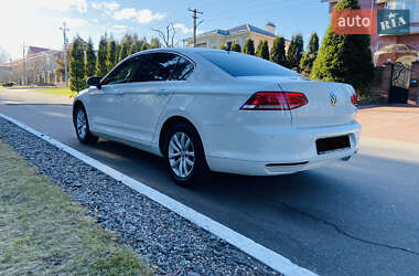 Седан Volkswagen Passat 2018 в Києві