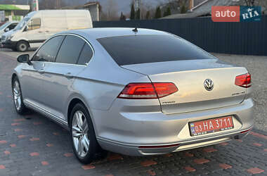 Седан Volkswagen Passat 2016 в Береговому