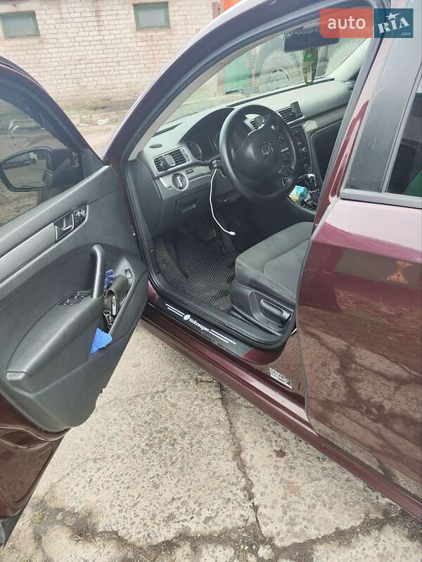 Седан Volkswagen Passat 2012 в Кривому Розі