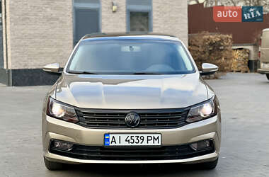 Седан Volkswagen Passat 2015 в Києві