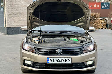 Седан Volkswagen Passat 2015 в Києві