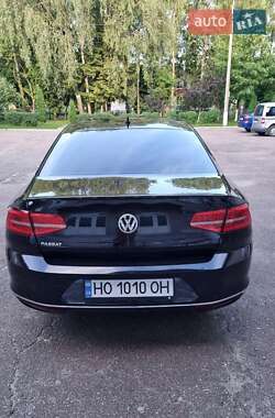 Седан Volkswagen Passat 2018 в Тернополе