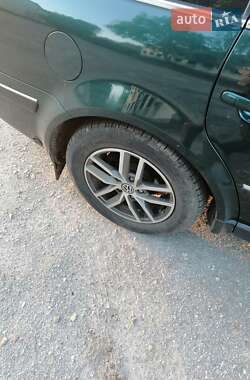 Универсал Volkswagen Passat 2001 в 