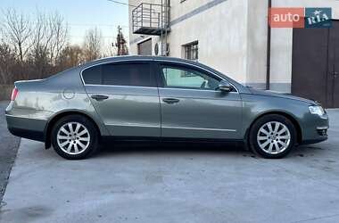 Седан Volkswagen Passat 2009 в Рівному