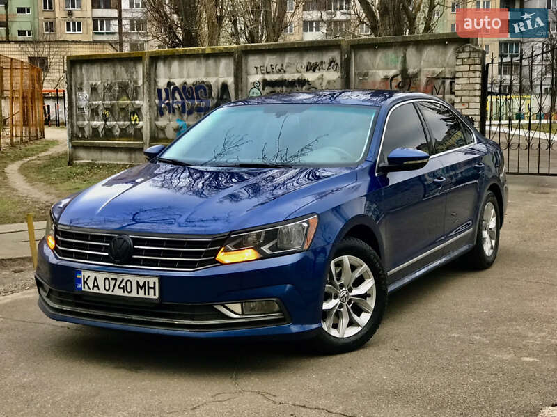 Седан Volkswagen Passat 2016 в Киеве
