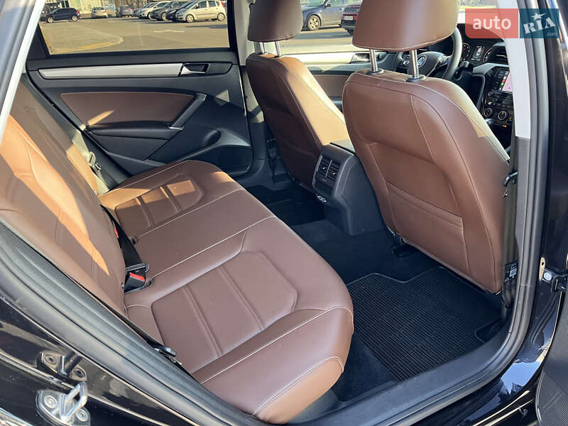 Седан Volkswagen Passat 2021 в Киеве
