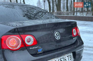 Седан Volkswagen Passat 2006 в Звягелі