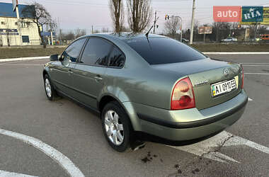 Седан Volkswagen Passat 2002 в Києві