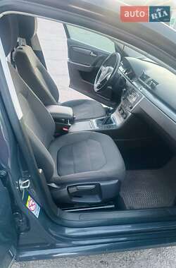 Універсал Volkswagen Passat 2011 в Звягелі