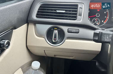 Седан Volkswagen Passat 2014 в 