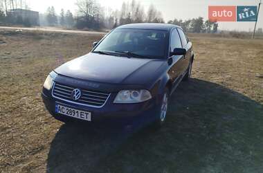 Седан Volkswagen Passat 2003 в Старій Вижівці