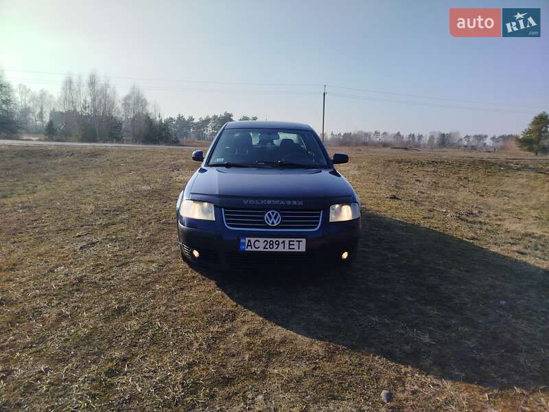 Седан Volkswagen Passat 2003 в Старій Вижівці