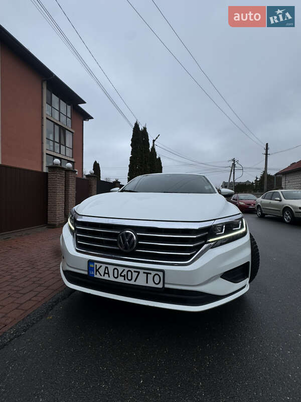 Седан Volkswagen Passat 2019 в Києві