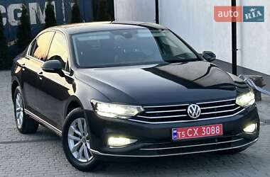 Седан Volkswagen Passat 2020 в Львове