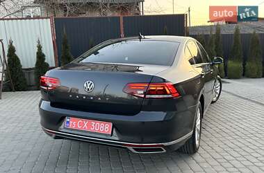 Седан Volkswagen Passat 2020 в Львове