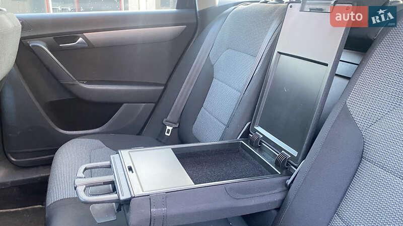 Універсал Volkswagen Passat 2011 в Мукачевому