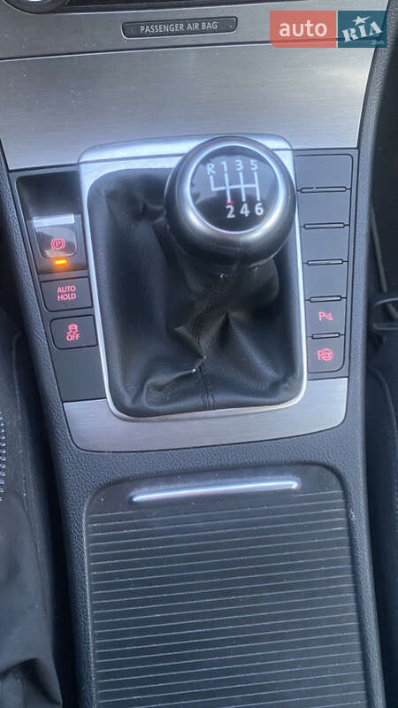 Універсал Volkswagen Passat 2011 в Мукачевому