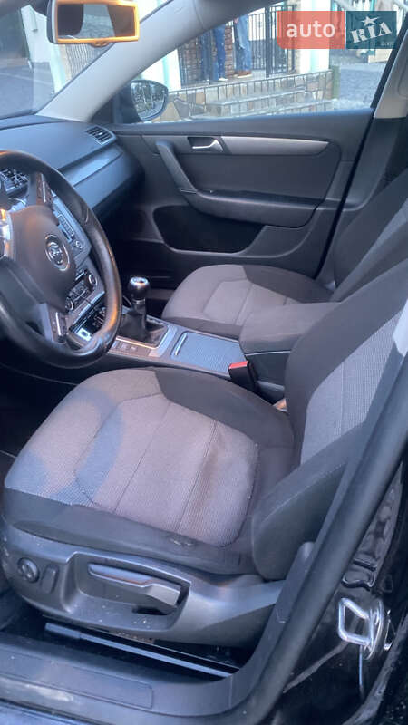 Універсал Volkswagen Passat 2011 в Мукачевому