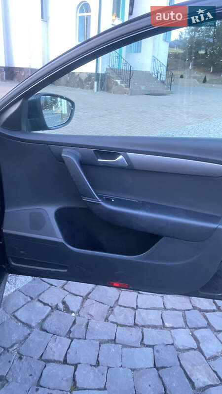 Універсал Volkswagen Passat 2011 в Мукачевому