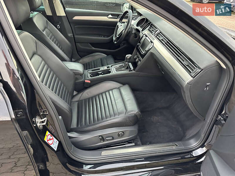 Универсал Volkswagen Passat 2017 в Сваляве