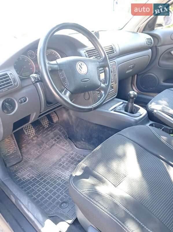 Універсал Volkswagen Passat 2005 в Харкові