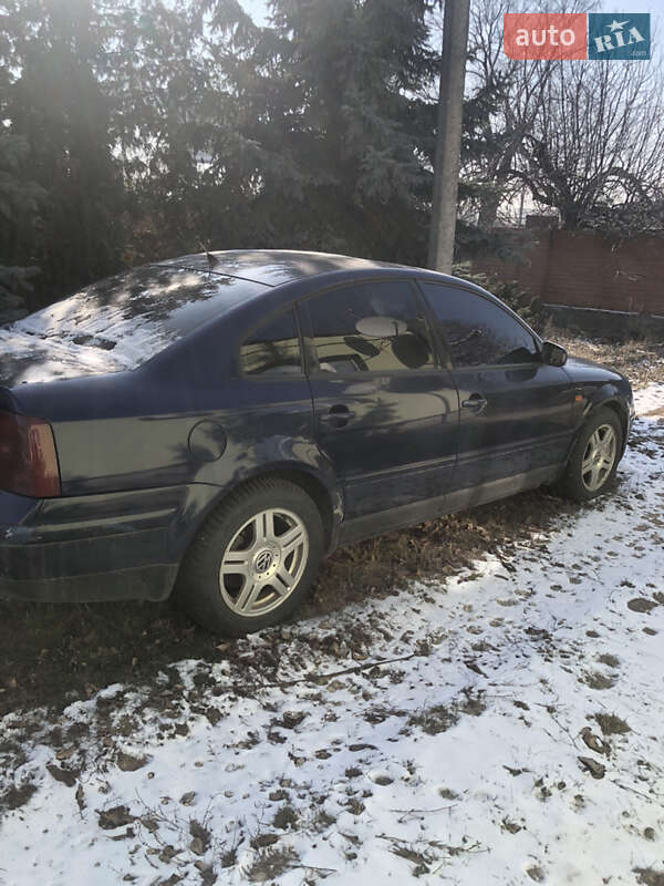 Седан Volkswagen Passat 2000 в Харкові