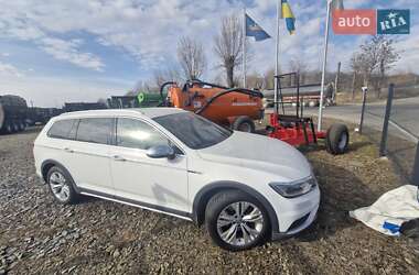 Універсал Volkswagen Passat 2017 в Львові