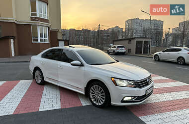 Седан Volkswagen Passat 2015 в Киеве