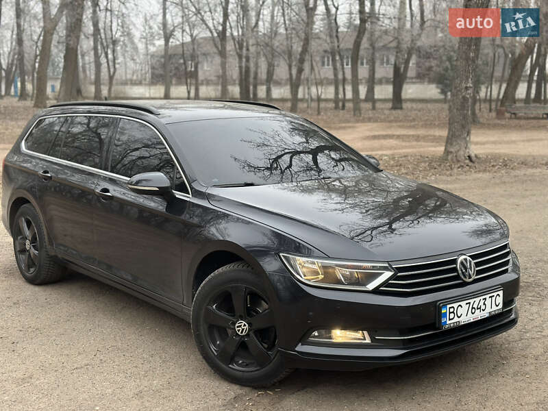 Універсал Volkswagen Passat 2015 в Чернігові