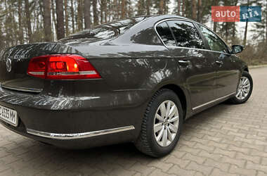 Седан Volkswagen Passat 2013 в Новояворівську