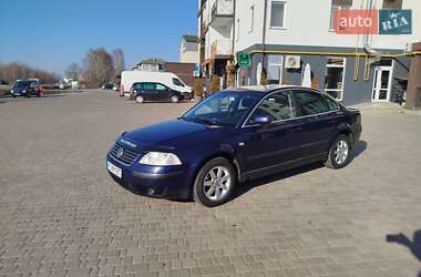 Седан Volkswagen Passat 2003 в Старій Вижівці