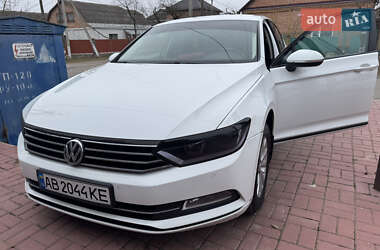 Седан Volkswagen Passat 2016 в Виннице