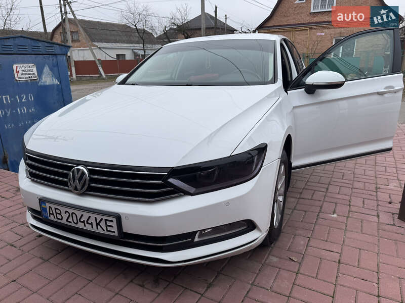 Седан Volkswagen Passat 2016 в Виннице