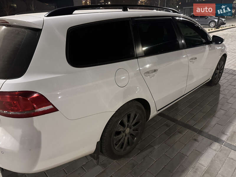 Универсал Volkswagen Passat 2011 в Ужгороде