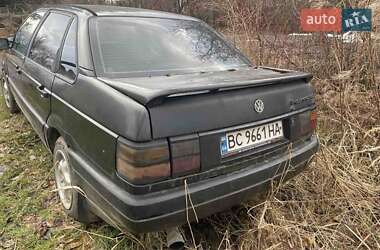 Седан Volkswagen Passat 1989 в Львове