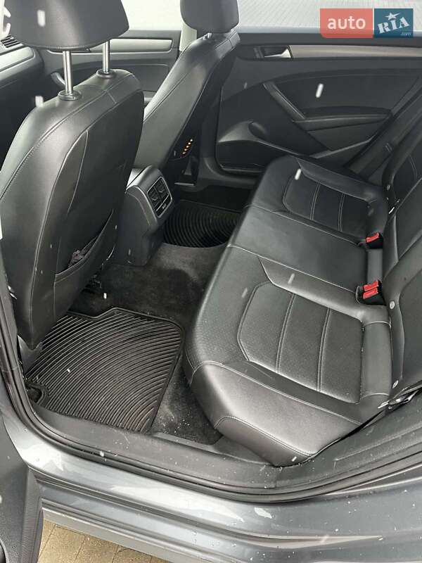 Седан Volkswagen Passat 2013 в Броварах